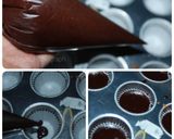 Foto langkah ke 3 dari resep Eggless Coklat Cupcake.