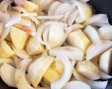 A picture of step 2 of Simmered Potatoes with Tuna and Onions.