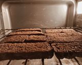 Hình bước làm 3 của món Toast bánh mì đen healthy