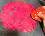बीटरूट हार्ट शेप पूरी (Beetroot heart shape puri recipe in Hindi) रेसिपी चरण 4 फोटो