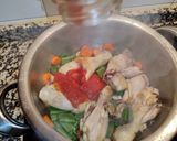 Foto del paso 6 de la receta: Guisado de muslitos de pollo con patatas