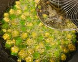 A picture of step 2 of Masala Bhindi.