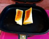 Foto langkah ke 4 dari resep Roti Tawar Bakar Isi Pisang Coklat.