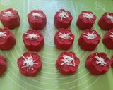 Foto langkah ke 4 dari resep Bolu mini red velvet ekonomis.