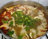 รูปขั้นตอนการทำที่ 4 ของ ต้มยำไก่ใส่เห็ด