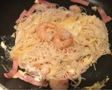 A picture of step 4 of Prawns Egg Rice Noodles.