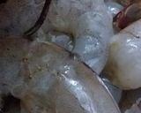 صورة لخطوة 1 من وصفة جمبري بالثوم والليمون 🦐