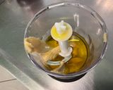 Une image de l'étape 1 de Sauce salade épicée ail moutarde persil aux algues.