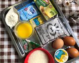 Foto langkah ke 1 dari resep Bolu Ketan Item Keju Lumer.