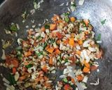 व्हेजिटेबल स्प्राऊट सूप (vegetable sprout soup recipe in marathi) रेसिपी स्टेप 4 फोटो 