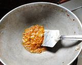 A picture of step 2 of Khau sway.
