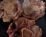 Foto del paso 1 de la receta: Osobuco a la portuguésa en la plancheta