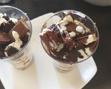 A picture of step 3 of Kitkat shake.