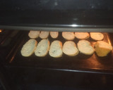 Foto del paso 2 de la receta: Tostas de queso de burgos a la plancha con mojo de cilantro
