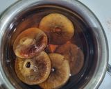 A picture of step 1 of Anjeer (fig) halwa.