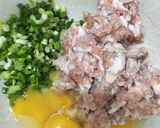 A picture of step 1 of Vietnamese Fried Spring Rolls (Nem Rán).