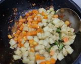 Foto langkah ke 4 dari resep Sambal Goreng Kentang Wortel Buncis.