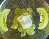 A picture of step 2 of Wondergreen smoothie.