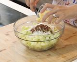 Foto langkah ke 4 dari resep Apple Crumble.