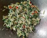 Foto langkah ke 6 dari resep Oseng Umbut Jua Bawang Pruruk.