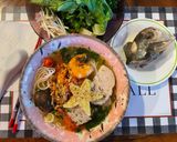 A picture of step 3 of Bún khế chả cá.