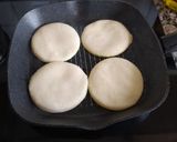 Foto del paso 1 de la receta: Arepas con jamón y rulitos de queso