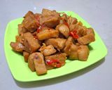 Foto langkah ke 4 dari resep Tumis Tempe Gembus Kecap Pedas.