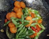 Foto langkah ke 4 dari resep Asem-Asem Ikan Nila dan Sayuran.