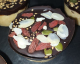 Foto del paso 2 de la receta: Delicias de almendra y chocolate con frutos secos