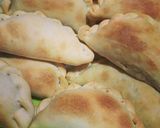 Foto del paso 4 de la receta: Empanada Salteña de Pollo