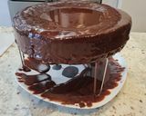 Foto del paso 10 de la receta Bizcocho de chocolate blanco con cobertura de Milka