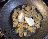 Foto del paso 2 de la receta: Tallarines a la crema con champiñones