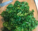 Foto del paso 3 de la receta Tortilla de calabacín, espinacas, cebolla y especias