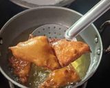 A picture of step 6 of Bread ky Pakory 😋😋.