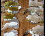 Foto del paso 3 de la receta: Camarones rellenos de queso crema y chile