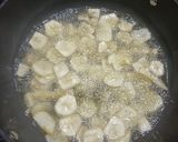 A picture of step 2 of Fry kela.