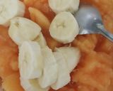 A picture of step 2 of Muskmelon and banana smoothie.