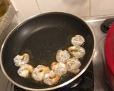 港式大排檔小菜 - 翡翠黃金蝦仁 (鹹蛋煎蝦仁伴西蘭花)的食譜步驟1照片