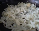 Foto del paso 3 de la receta: Brócoli en tortilla!!!😋🥦🧀🍳🥚🍅🌰