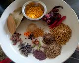 A picture of step 1 of Kitchen King Masala.