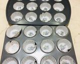 Hình bước làm 1 của món Bánh bông lan phô mai Nhật Bản (Japanese chiffon cheese cupcakes)