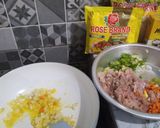 Foto langkah ke 2 dari resep Ayam Cincang Wortel Kecap.