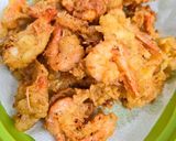 Foto langkah ke 5 dari resep Udang Goreng Tepung.