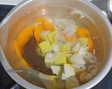 Foto langkah ke 2 dari resep Bening Kelor Tahu.