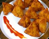 A picture of step 6 of Maxican cheese samosa.