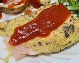 Foto del paso 15 de la receta: 174. Tortilla Rellena de Pavo y Queso con Tomate Frito