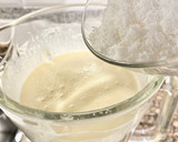 Foto del paso 2 de la receta: Pastel de coco “Día de la madre”