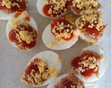 Foto del paso 3 de la receta: Huevos rellenos de bonito y pimiento morrón