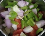 A picture of step 1 of Tomato gazpacho.