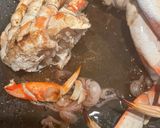A picture of step 2 of Tamarind Crab.